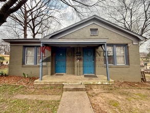 Building Photo - 714 W Bow St