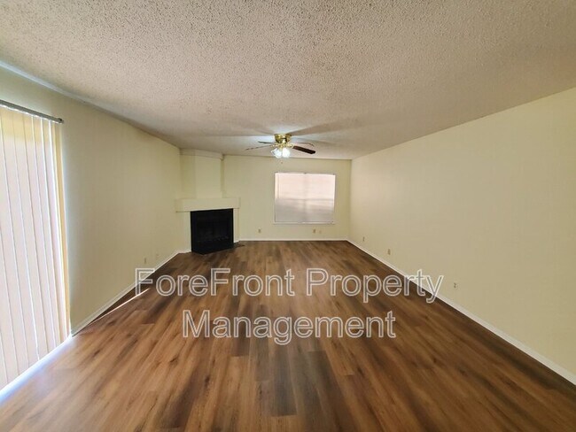 Foto del edificio - 8219 Sunshine Trail Dr