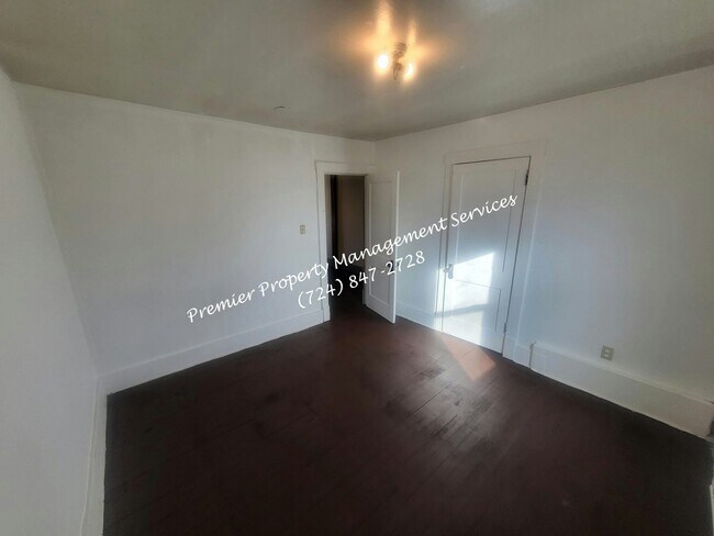 Foto del edificio - 465 Zeigler Ave