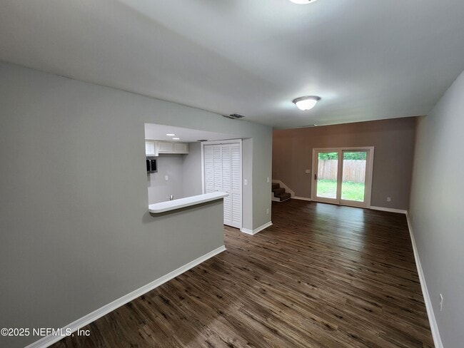 Foto del edificio - 7605 Melissa Ct N