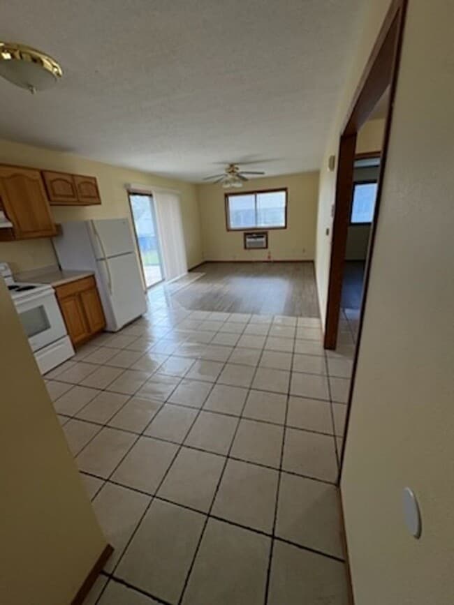 Building Photo - 504 Iowa St