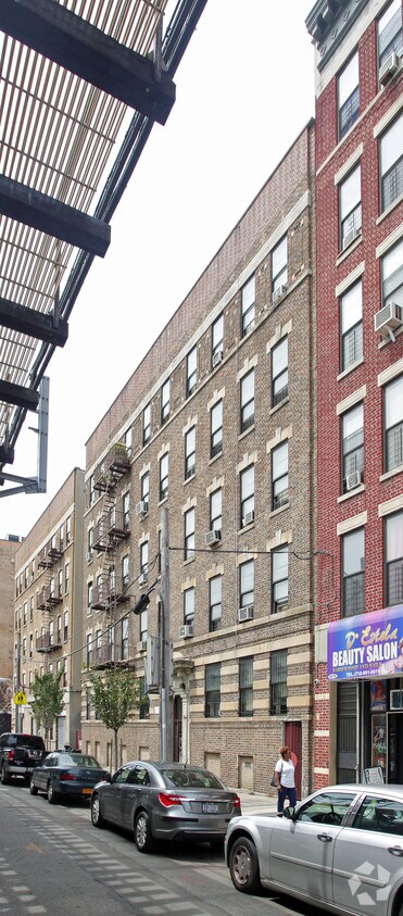 Primary Photo - 1675 Southern Blvd