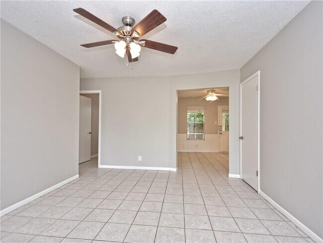 Foto del edificio - 8406 Whittman Cove