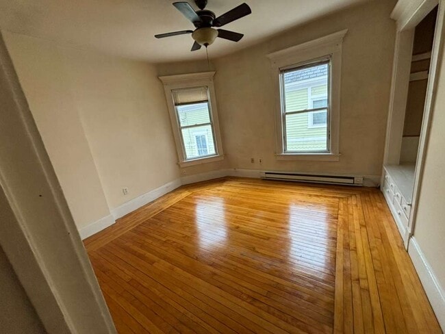 Building Photo - 17 Edson St