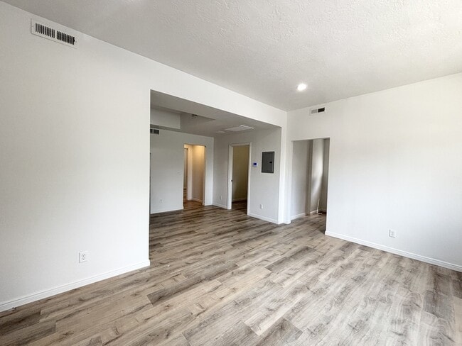 Building Photo - 1090 S 1100 E