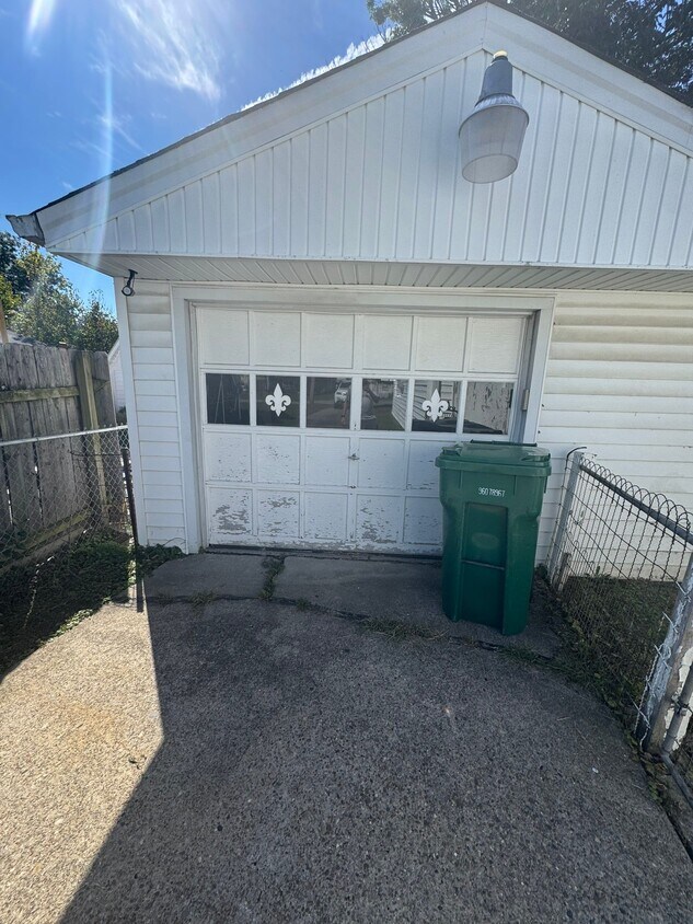 Building Photo - 4828 Warbler Way