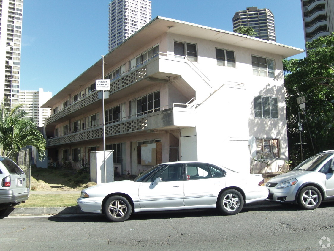 Primary Photo - 1615 Ala Wai Blvd