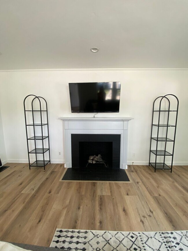 Foto del edificio - 5051 Colfax Ave