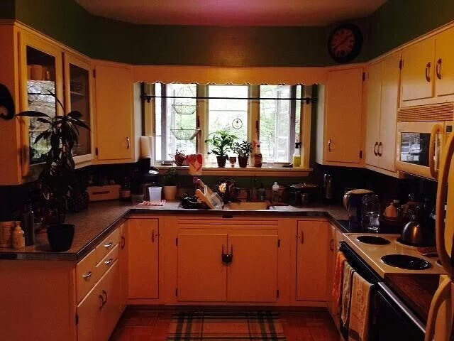 Spacious kitchen. - 707 S High St