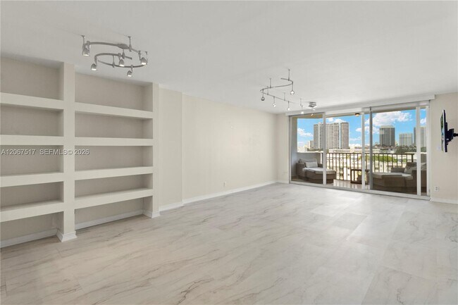 Foto del edificio - 3703 NE 166th St