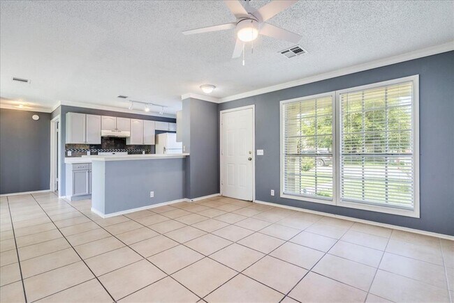 Building Photo - 112 Segovia Way