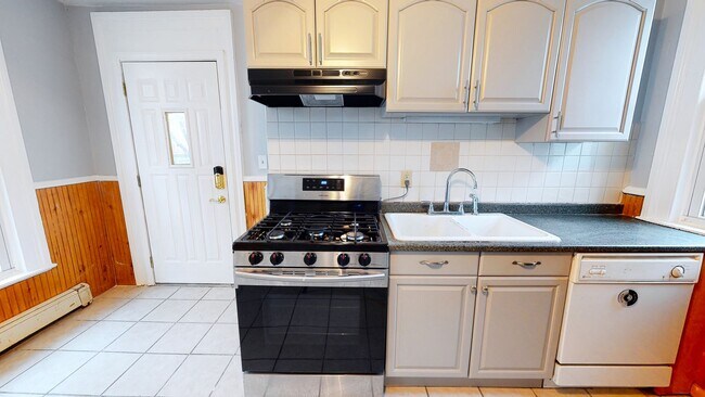 Building Photo - Whole House Rental in East Rock w/Backyard...