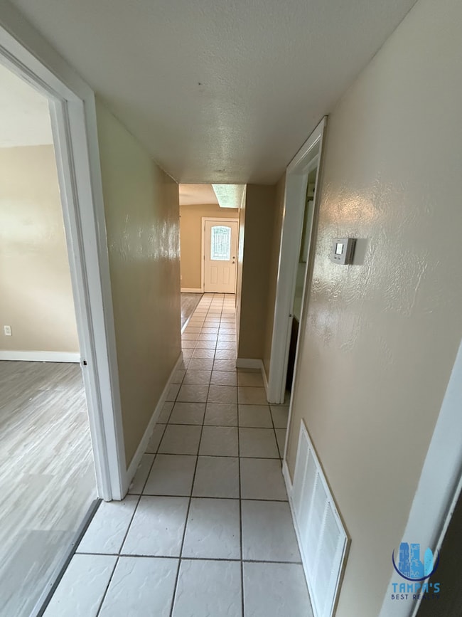 Building Photo - CUTE 3 Beds | 1 Bath Home in Lakeland Avai...