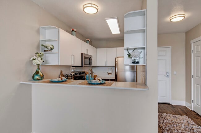 Building Photo - 5819 Glisan