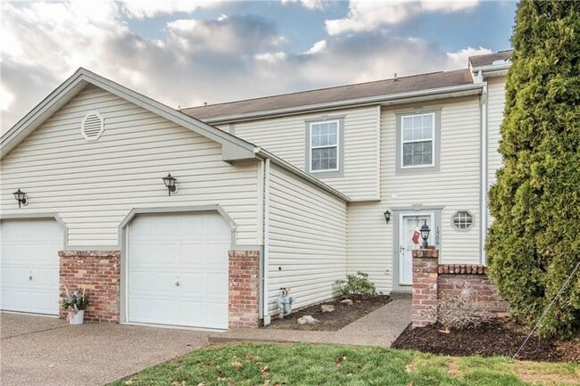 Building Photo - 1506 Yorktown Dr