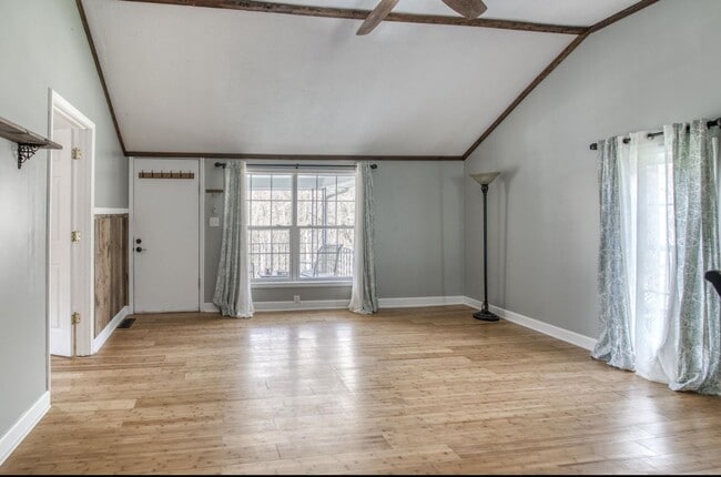 Building Photo - Cute Country Charmer – Bristol, VA  2 Bed ...