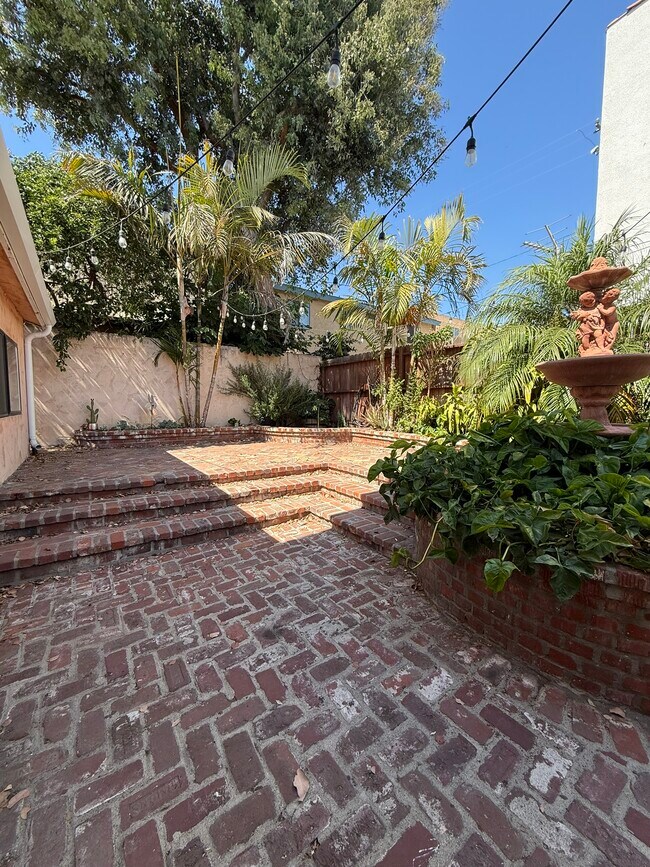 Foto del edificio - 3107 E Spaulding St