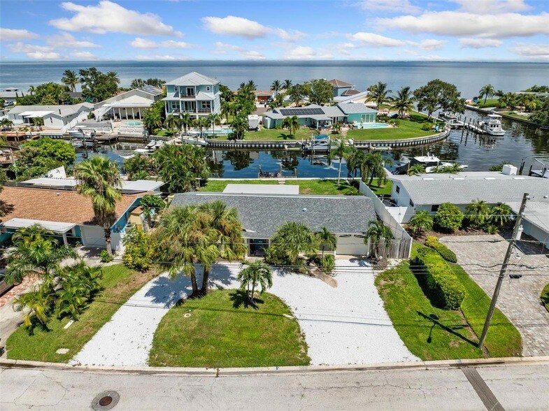 Foto principal - 3596 Beach Dr SE