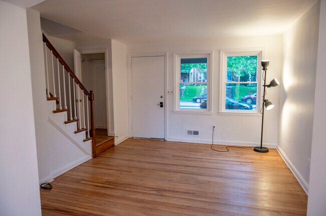 Building Photo - 8332 Hillendale Rd