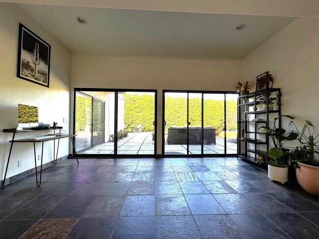 Foto del edificio - COMING SOON!! GORGEOUS 2 Bed 2 Bath Home in BERMUDA DUNES!