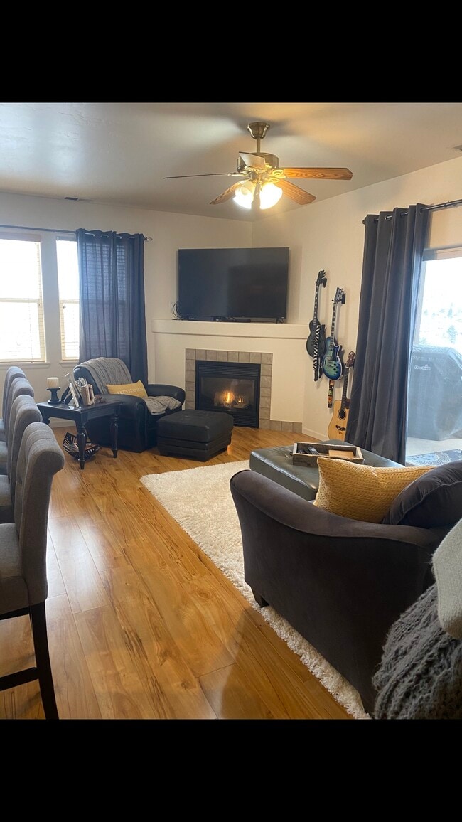 Call owner 970-618-5271 - 2701 Midland Ave