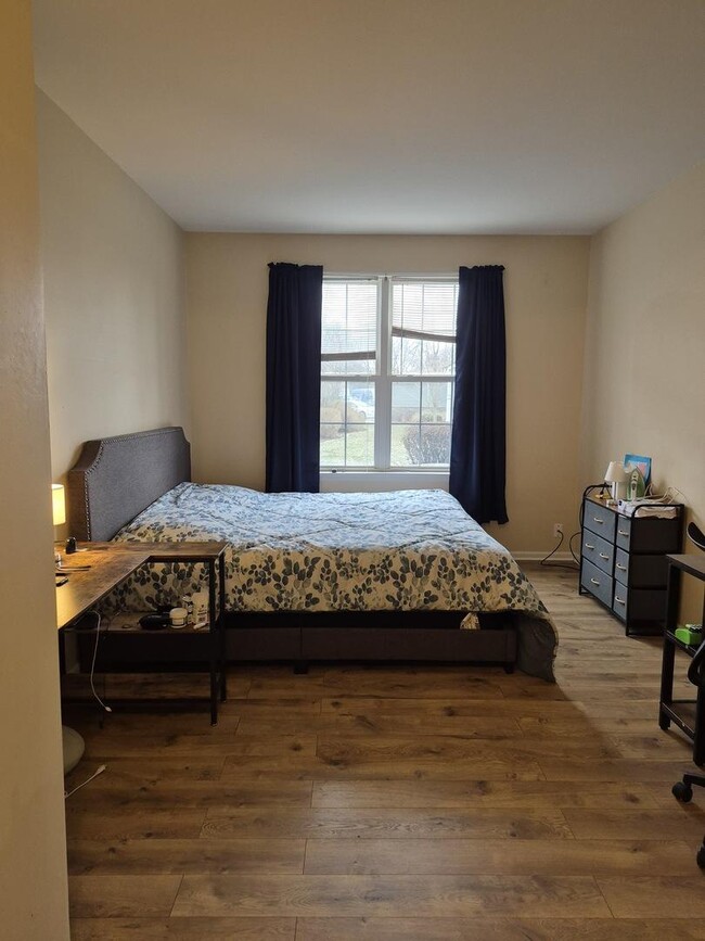 Foto del edificio - 2 bedroom in Naperville IL 60563