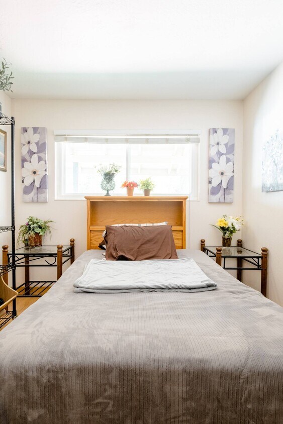 Foto principal - 3028 Bryant Pl
