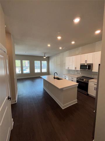 Primary Photo - 111 Town Pl