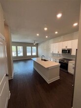 Building Photo - 111 Town Pl