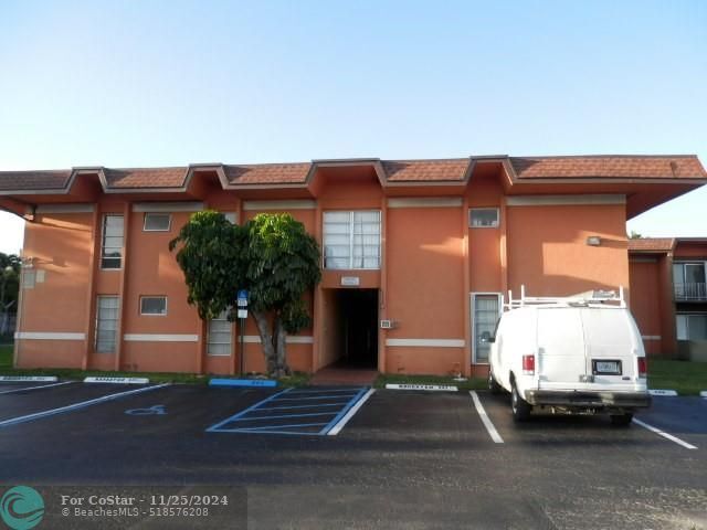 Foto del edificio - 9459 SW 76th St