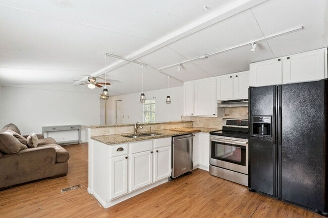 Foto del edificio - Cemetery- Fleck Holdings