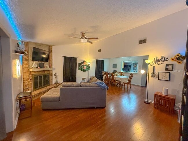 Building Photo - 35058 Whispering Oaks Blvd