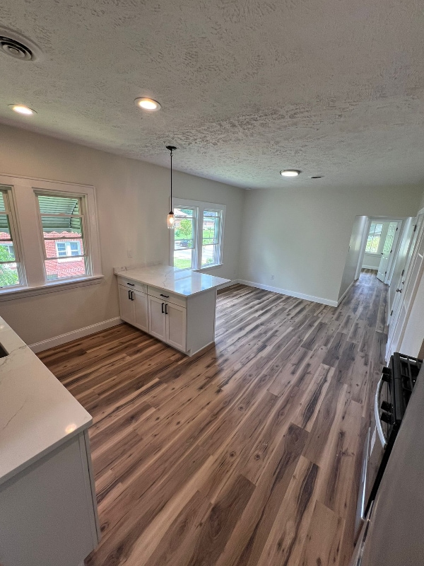 Building Photo - 884 Copley Rd