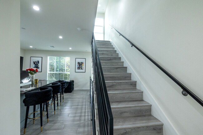 Foto del edificio - 1128 W 39th St