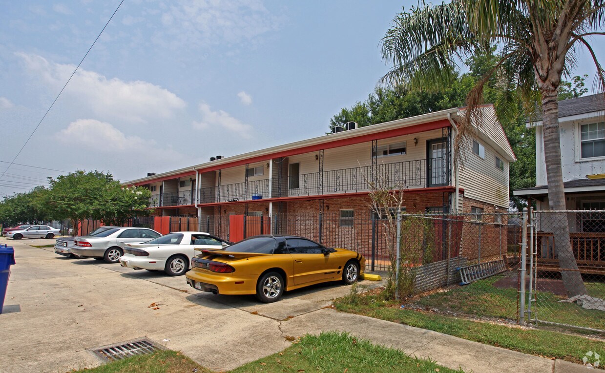 Building Photo - 840 Franklin Ave