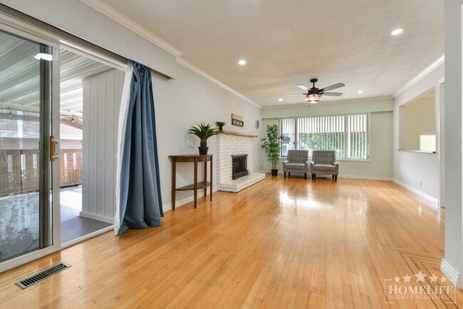 Building Photo - Spacious 5-Bedroom Detached Home in North Delta — Large Backyard, Two Kitchens & Ample Parking