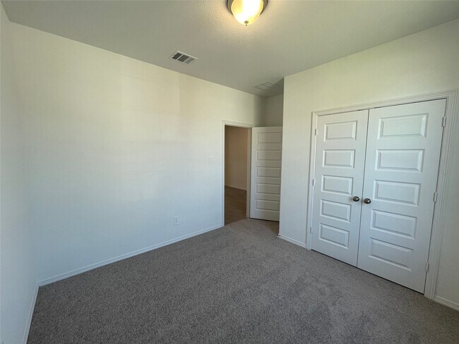 Foto del edificio - 9695 Caney Trails Rd