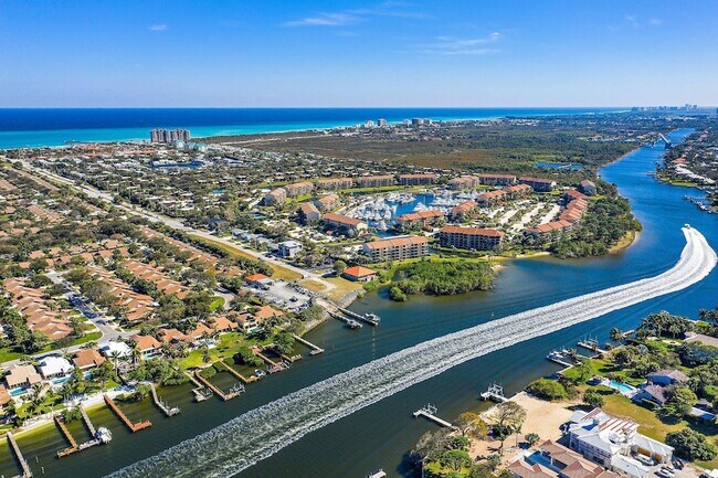 Building Photo - 2601 Marina Isle Way