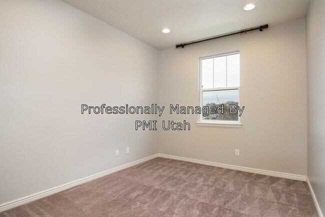 Foto del edificio - 102 W Swainson Ave