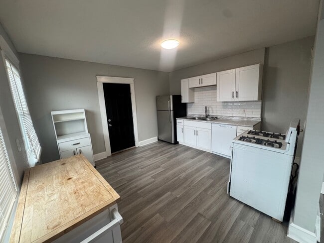 Foto del edificio - 1541 Hopkins Ave