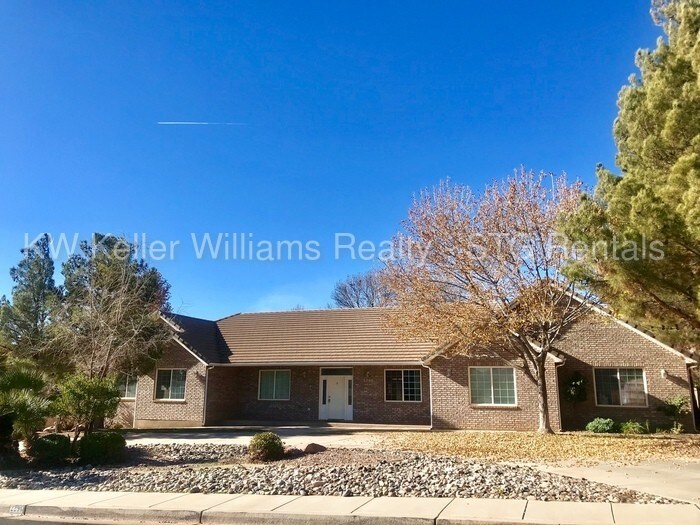 Primary Photo - **Amazing Home in Little Valley**