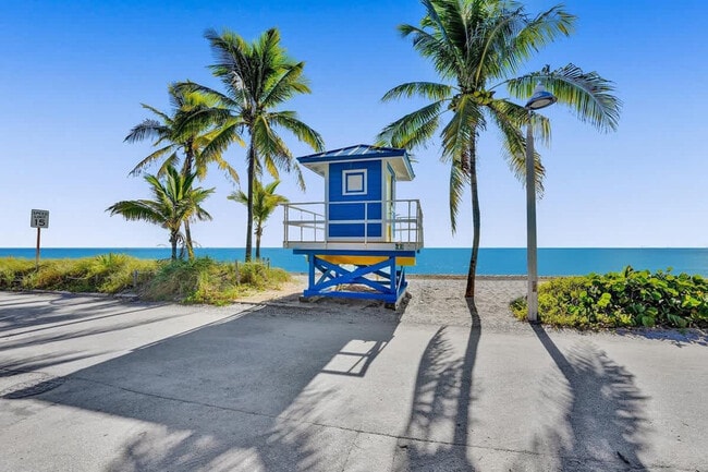 Building Photo - 335 Desoto St