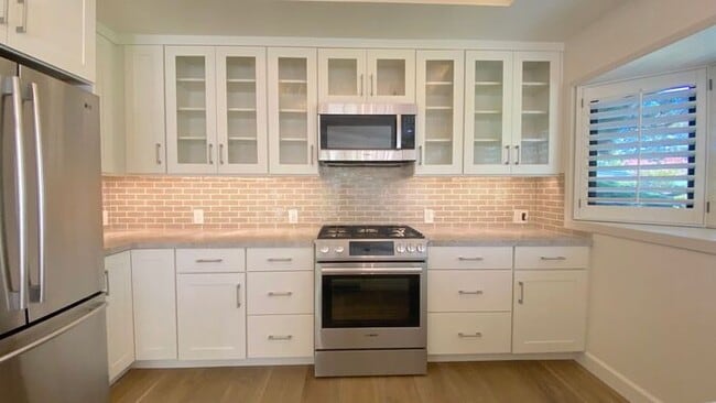 Building Photo - 285 Del Mesa Carmel