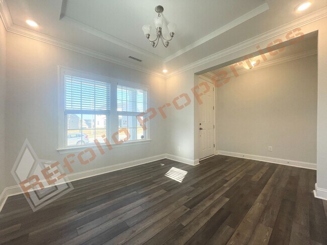 Foto del edificio - Beautiful 5 Bedroom 2-Car Garage Home with...