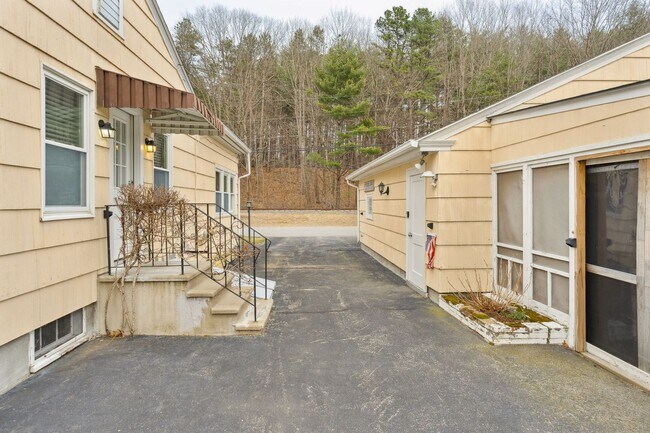 Building Photo - 120 Chauncey Ave Manchester, NH 03104