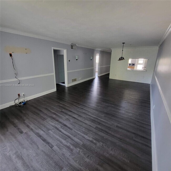 Building Photo - 240 Galen Dr
