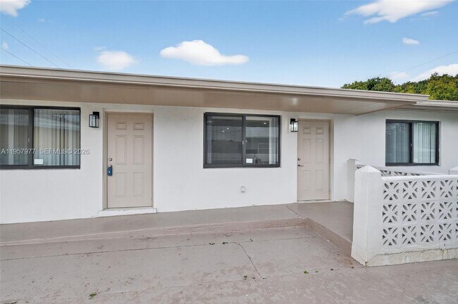 Foto del edificio - 4727 NW 4th St