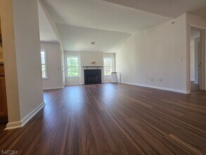 Building Photo - 11 Evergreen Dr