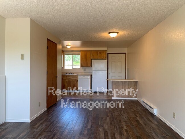 Foto del edificio - 2024 NE Fairview Ave