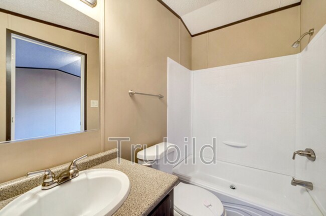 Foto del edificio - 222 Ronald Blvd